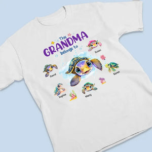 Cette grand-mère nous appartient - T-shirt unisexe personnalisé, sweat à capuche, sweat-shirt - Cadeau de fête des mères, d'anniversaire pour grand-mère, maman
