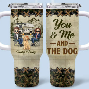 Toi, moi et le chien - Gobelet personnalisé en acier inoxydable de 113 g avec poignée - Cadeau pour mari, femme, amoureux du camping, propriétaires d'animaux de compagnie