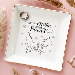 Une fille est quelqu'un avec qui vous riez, avec qui vous rêvez et que vous aimez de tout votre cœur - Plat à bijoux personnalisé pour la famille - Cadeau pour maman, fille