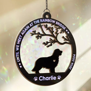 Les chiens et les anges ne sont pas très éloignés - Attrape-soleil personnalisé à suspendre à une fenêtre - Cadeau de condoléances pour les propriétaires et les amoureux des animaux