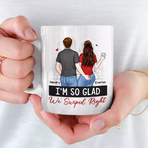 Je suis tellement content que nous ayons glissé vers la droite - Tasse personnalisée pour couple - Cadeau pour mari et femme, anniversaire