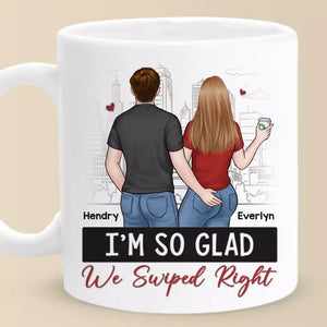 Je suis tellement content que nous ayons glissé vers la droite - Tasse personnalisée pour couple - Cadeau pour mari et femme, anniversaire