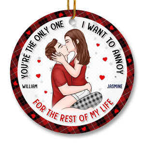 Ambiance de Noël et d'amour - Ornement personnalisé pour couple - Forme ronde en céramique - Cadeau de Noël pour mari et femme, anniversaire
