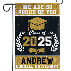 Nous sommes si fiers de vous - Drapeau personnalisé familial - Cadeau de remise de diplôme pour les membres de la famille, les frères et sœurs