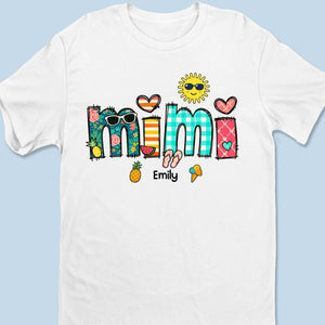 Elle est la glace de notre été - T-shirt unisexe personnalisé pour la famille, T-shirt premium, sweat à capuche - Cadeau de vacances d'été pour maman, grand-mère