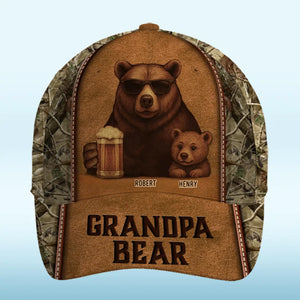 Élevé par l'ours le plus fort - Casquette personnalisée pour la famille, casquette classique à imprimé intégral - Fête des pères, cadeau pour papa, grand-père