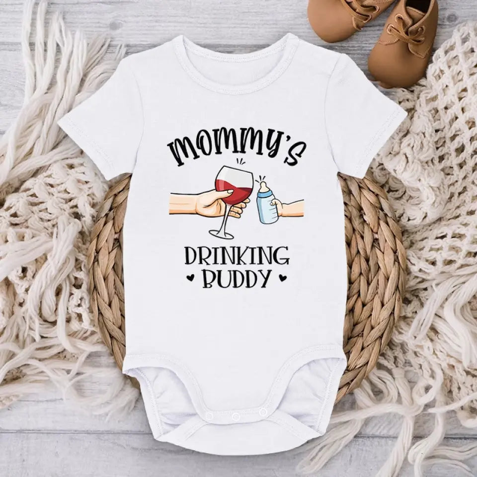 Votre partenaire de beuverie, maman - Body bébé personnalisé pour la famille - Cadeau de fête des mères, de baby shower, pour la première maman