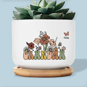 L'amour de grand-mère fleurit dans nos cœurs - Pot de fleurs en céramique personnalisé pour la décoration intérieure de la famille - Cadeau de pendaison de crémaillère pour maman et grand-mère