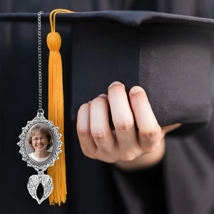 Photo personnalisée en souvenir de votre famille - Breloque photo personnalisée avec pompon et ailes d'ange pour remise de diplôme - Cadeau de remise de diplôme pour les membres de la famille, les frères et sœurs