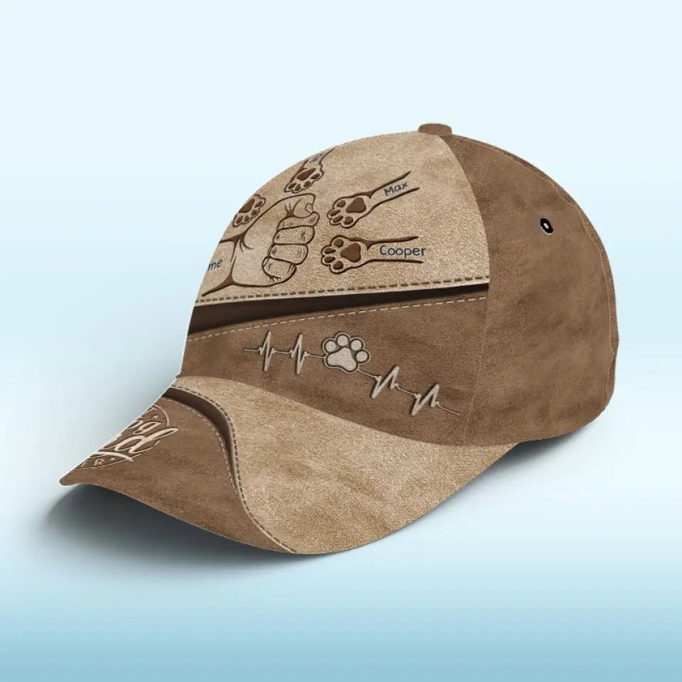 Les chiens laissent des empreintes de pattes sur nos cœurs - Casquette personnalisée pour chien, casquette classique à imprimé intégral - Nouveauté, fête des pères, cadeau pour les propriétaires d'animaux, amoureux des animaux AMZ
