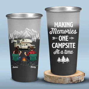 Créez des souvenirs, un emplacement de camping à la fois ! Tasse de camping personnalisée en aluminium à changement de couleur ! Cadeau pour couple, mari, femme, amoureux du camping.