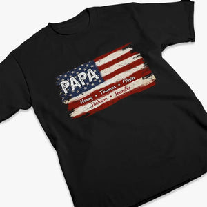 T-shirt et sweat à capuche unisexe personnalisé avec drapeau américain – Cadeaux d'anniversaire personnalisés pour papa et grand-père pour le 4 juillet – Toujours fier d'être américain