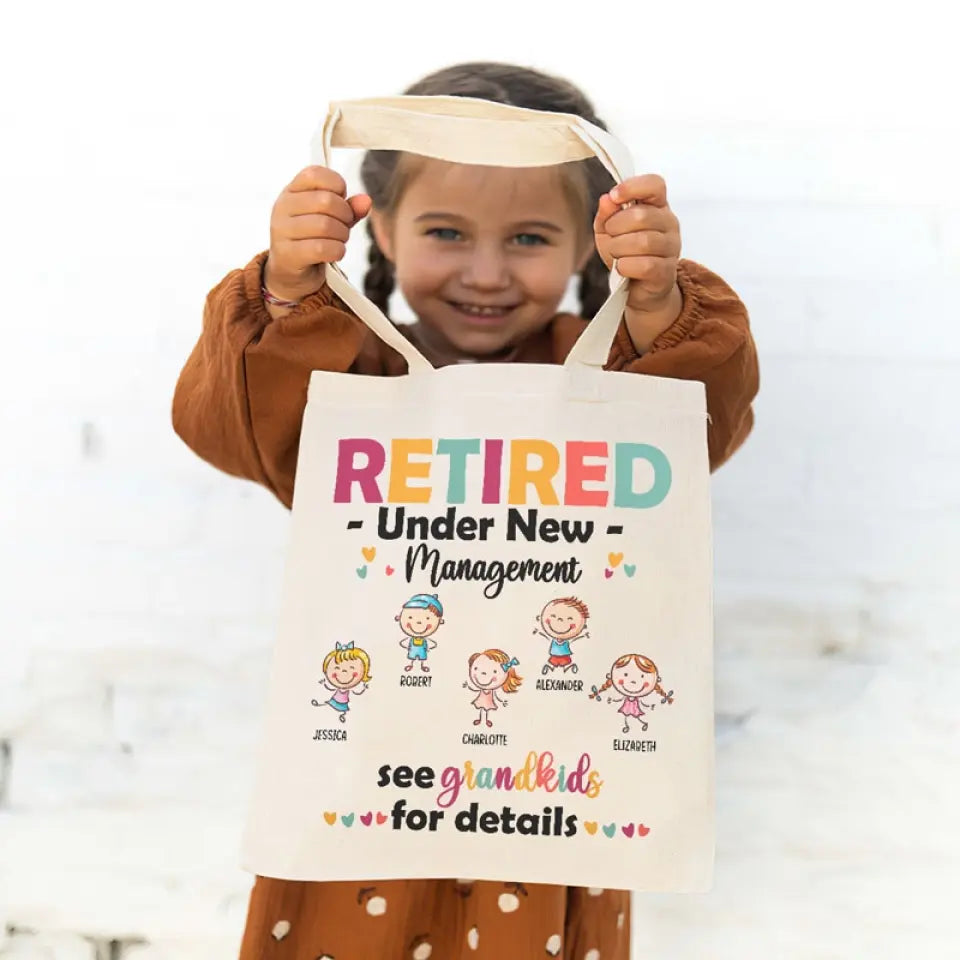 Retraité sous une nouvelle direction Voir les petits-enfants pour plus de détails - Sac fourre-tout personnalisé pour la famille - Cadeau pour grand-mère