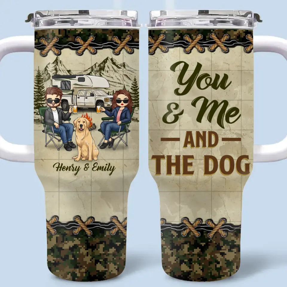 Toi, moi et le chien - Gobelet personnalisé en acier inoxydable de 113 g avec poignée - Cadeau pour mari, femme, amoureux du camping, propriétaires d'animaux de compagnie