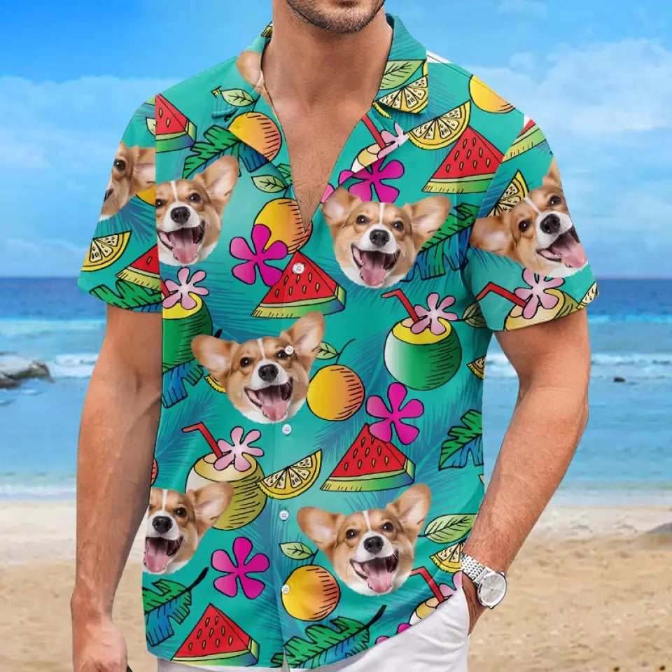 T-shirt hawaïen unisexe personnalisé avec photo « Oubliez la ville et courez au soleil » pour chien et chat - Cadeau idéal pour les vacances d'été, les propriétaires d'animaux et les amoureux des animaux.