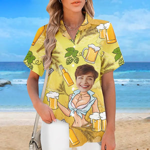 T-shirt hawaïen unisexe personnalisé avec photo « L'amour est dans l'air de l'été » - Cadeau pour les vacances d'été, pour mari et femme, pour un anniversaire
