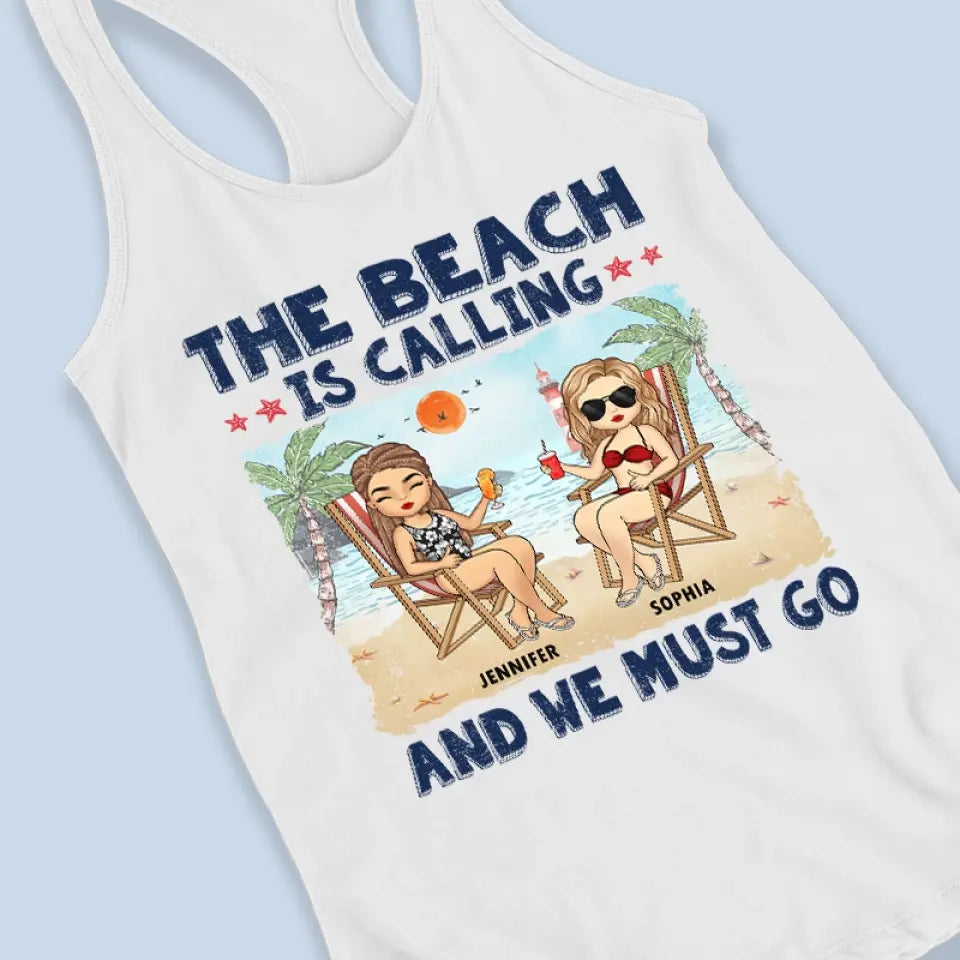 La plage nous appelle et nous devons y aller - Débardeur dos nageur personnalisé Bestie - Cadeau pour meilleures amies, meilleures amies, sœurs