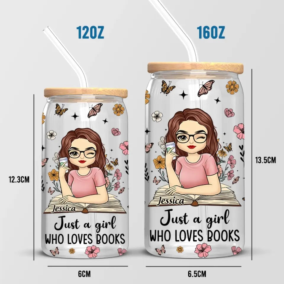 Fille perdue dans le monde des mots et des pages – Tasse en verre personnalisée, tasse à café glacé – Cadeau pour les amoureux des livres