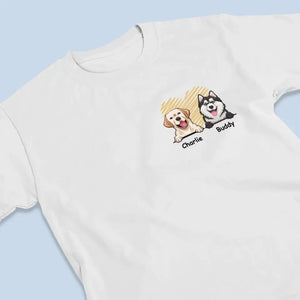 Le chien est le dieu de l'ébat ! T-shirt unisexe personnalisé avec imprimé recto verso et verso. Cadeau pour les propriétaires et les amoureux des animaux.