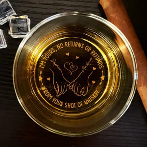 Les couples qui rient ensemble durent ensemble - Verre à whisky personnalisé pour couple - Cadeau pour mari et femme, anniversaire