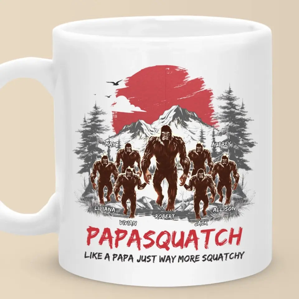 Quand la lune brille, Bigfoot Papa se lève - Tasse personnalisée familiale - Cadeau pour papa, grand-père