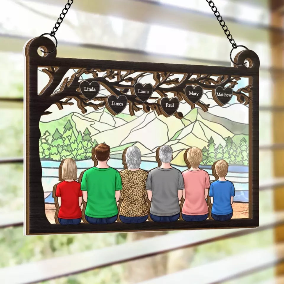 La famille est l'un des chefs-d'œuvre de la nature - Attrape-soleil personnalisé pour fenêtre - Cadeau pour les membres de la famille