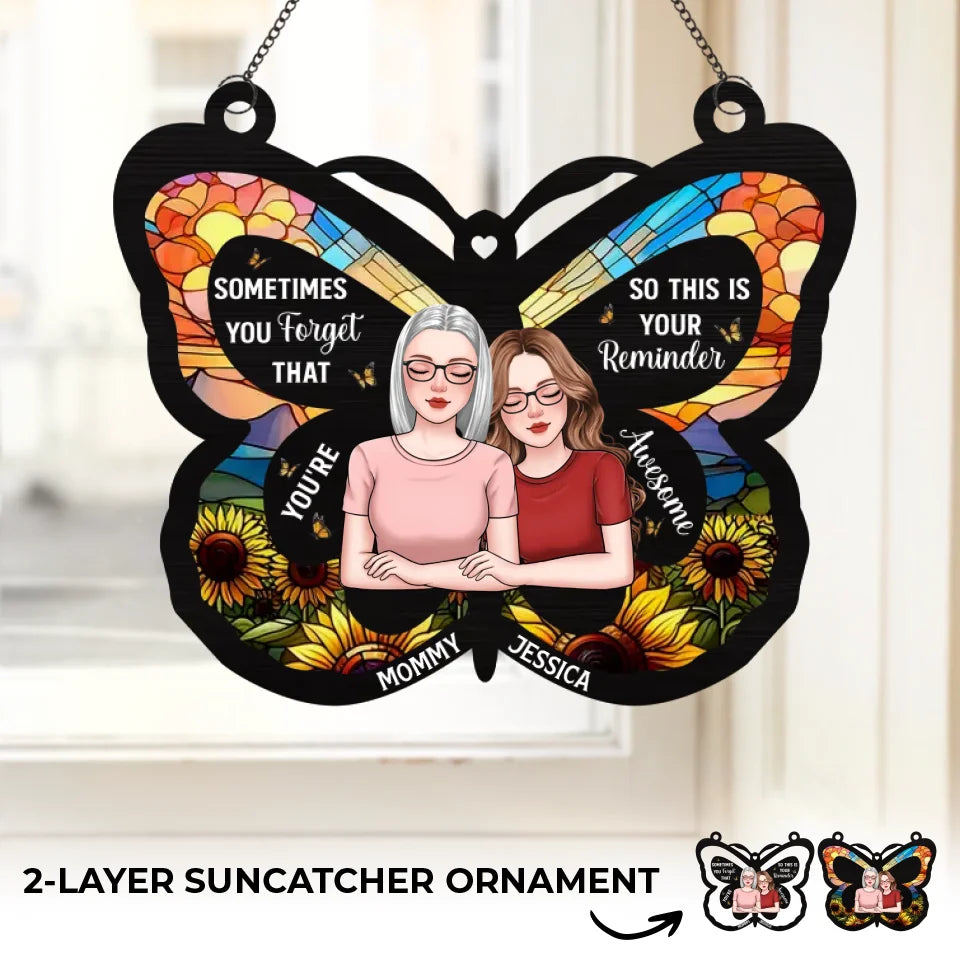 Une fille est un morceau du cœur de sa mère - Ornement attrape-soleil personnalisé à suspendre à la fenêtre de la famille - Cadeau pour maman et fille