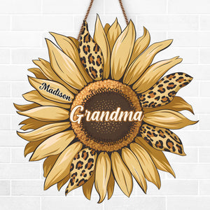 Une fleur s'épanouit avec l'amour d'une grand-mère - Panneau en bois personnalisé pour décoration d'intérieur - Cadeau de pendaison de crémaillère pour maman et grand-mère