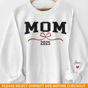Les mamans font briller le monde d'amour - Sweat-shirt unisexe personnalisé pour la famille, sweat à capuche avec motif sur la manche - Cadeau pour maman, grand-mère
