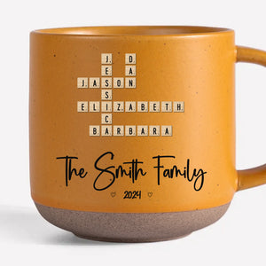 Les souvenirs que nous créons avec notre famille sont les meilleurs - Tasse en poterie personnalisée imprimée pour la famille - Cadeau de Noël pour les membres de la famille