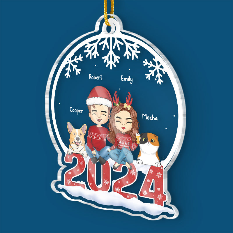 Joyeux Noël pour couple et animaux de compagnie - Décoration personnalisée pour chien et chat - Boule à neige en acrylique - Cadeau de Noël pour les propriétaires et les amoureux des animaux