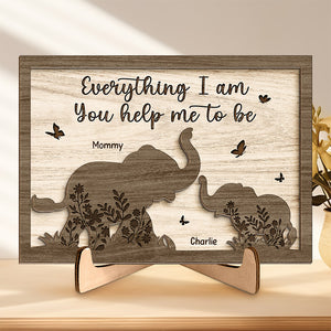 Une mère est votre première amie - Plaque en bois personnalisée à 2 couches avec support - Cadeau de pendaison de crémaillère pour maman