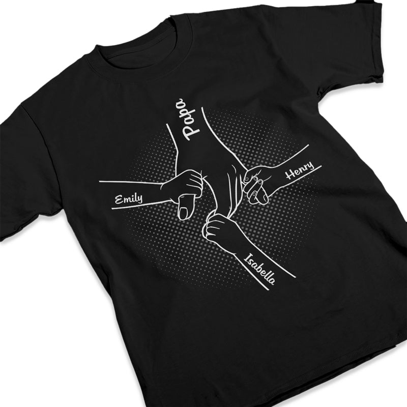 Main dans la main, je te protégerai toujours - T-shirt unisexe personnalisé pour la famille - Cadeau de fête des pères, d'anniversaire pour papa, grand-père