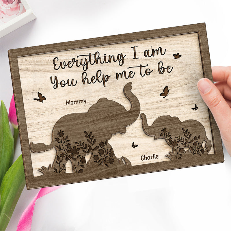 Une mère est votre première amie - Plaque en bois personnalisée à 2 couches avec support - Cadeau de pendaison de crémaillère pour maman