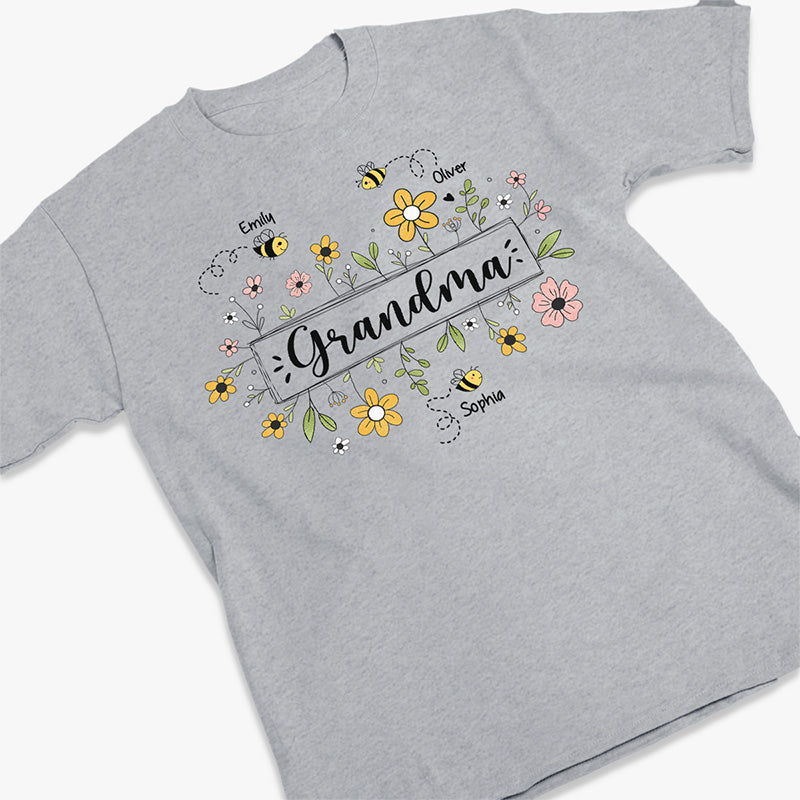 Les bras d'une mère sont faits de tendresse - T-shirt, sweat à capuche et sweat-shirt unisexe personnalisé pour la famille - Cadeau pour maman, grand-mère