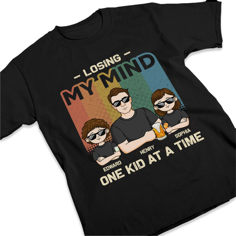 Un enfant à la fois - T-shirt unisexe personnalisé pour la famille, sweat à capuche, sweat-shirt - Cadeau de fête des pères, d'anniversaire pour papa, grand-père