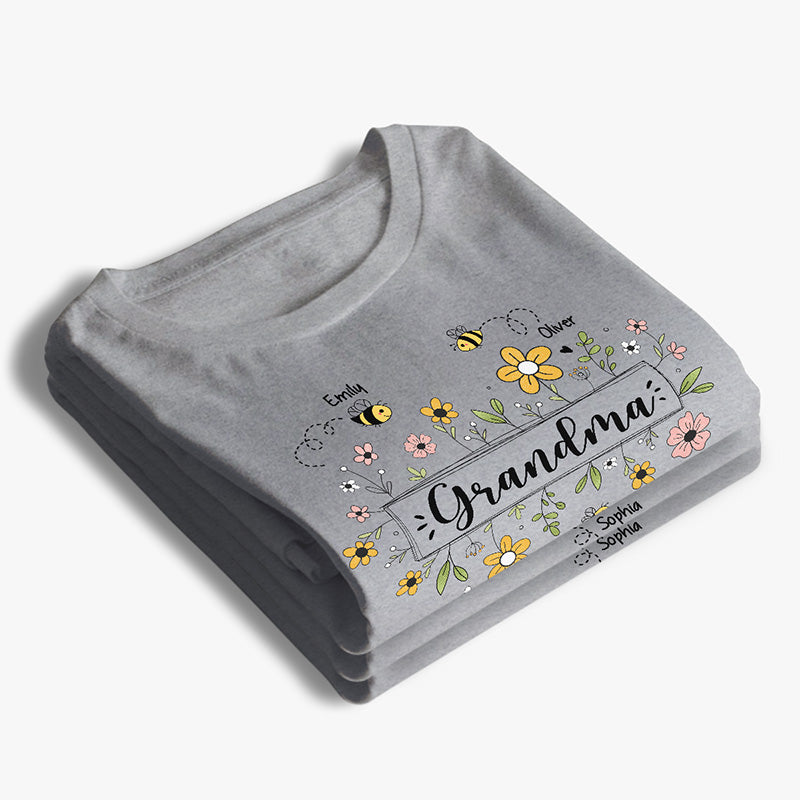 Les bras d'une mère sont faits de tendresse - T-shirt, sweat à capuche et sweat-shirt unisexe personnalisé pour la famille - Cadeau pour maman, grand-mère