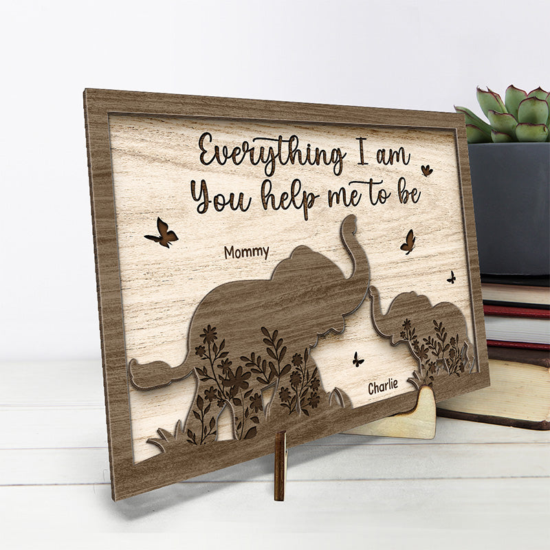 Une mère est votre première amie - Plaque en bois personnalisée à 2 couches avec support - Cadeau de pendaison de crémaillère pour maman
