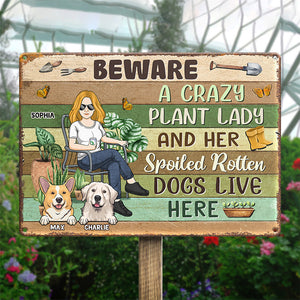 Une folle des plantes et ses animaux de compagnie - Plaque en métal personnalisée pour chien et chat - Cadeau de pendaison de crémaillère pour propriétaires d'animaux, amoureux des animaux et passionnés de jardinage