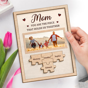 Photo personnalisée : la pièce qui nous unit - Plaque en bois personnalisée à 2 couches avec support pour famille - Cadeau de pendaison de crémaillère pour maman