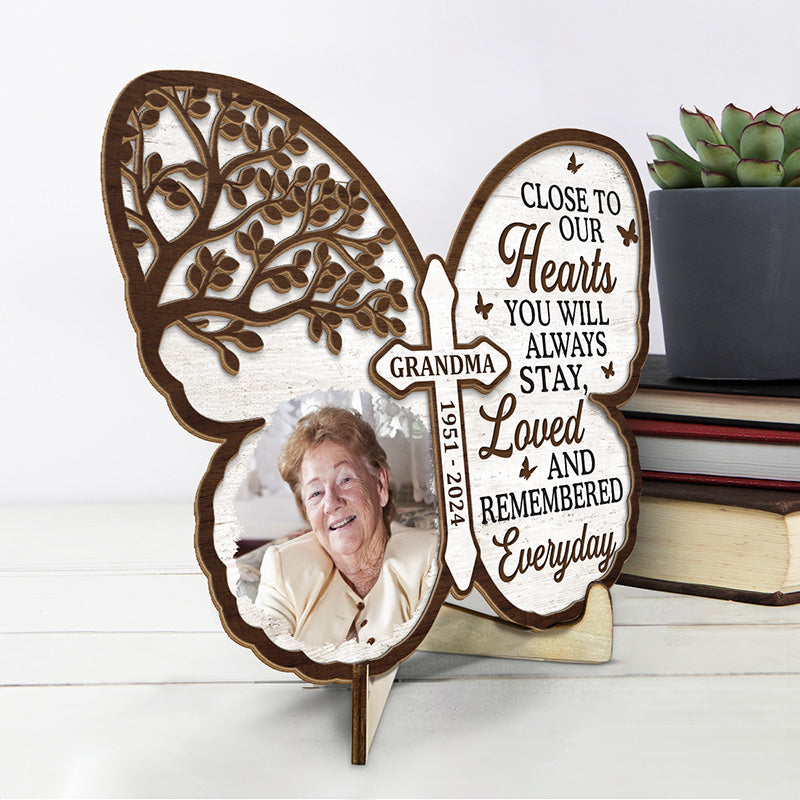 Photo personnalisée toujours présente dans nos esprits - Plaque commémorative personnalisée en bois à 2 couches avec support - Cadeau de condoléances pour les membres de la famille