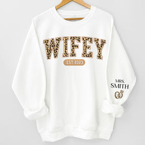 Une épouse heureuse - Sweat-shirt unisexe personnalisé avec motif sur la manche - Cadeau pour mari et femme, anniversaire