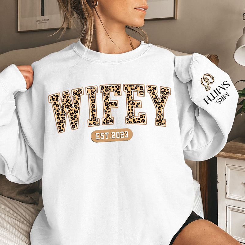 Une épouse heureuse - Sweat-shirt unisexe personnalisé avec motif sur la manche - Cadeau pour mari et femme, anniversaire