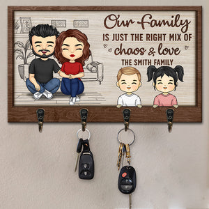 Notre famille est le parfait mélange de chaos et d'amour - Porte-clés personnalisé en forme de famille, porte-clés - Cadeau pour les membres de la famille
