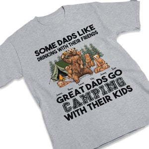 Les papas formidables campent avec leurs enfants - T-shirt unisexe personnalisé