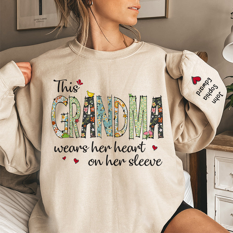 Porte son cœur sur sa manche - Sweat-shirt unisexe personnalisé avec motif sur la manche - Cadeau de Noël pour maman, grand-mère