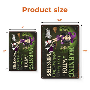 Une sorcière vit ici avec son petit monstre - Plaque métallique personnalisée pour décoration d'intérieur - Cadeau d'Halloween pour sorcières, vous-même, propriétaires d'animaux et amoureux des animaux
