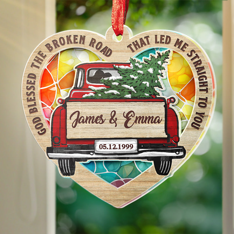 Que Dieu bénisse la route brisée ! Ornement attrape-soleil personnalisé pour couple – En acrylique en forme de cœur – Cadeau de Noël pour mari et femme, anniversaire