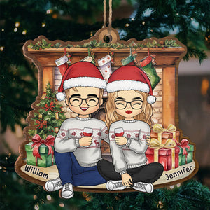 Le meilleur cadeau est enveloppé dans mes bras - Ornement personnalisé pour couple - Forme en bois personnalisée - Cadeau de Noël pour mari et femme, anniversaire