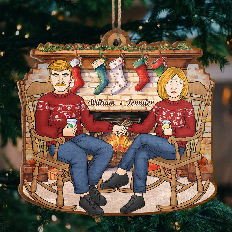 C'est la saison de l'amour - Ornement personnalisé pour couple - Forme personnalisée en bois - Cadeau de Noël pour mari et femme, anniversaire